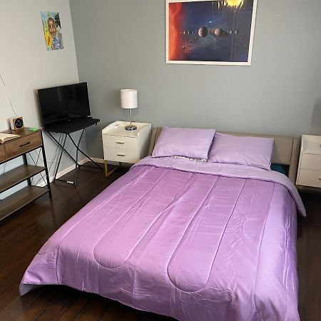 Shared Space With Private Room In Beautiful Lakefront Apartment Federal Way Exterior photo