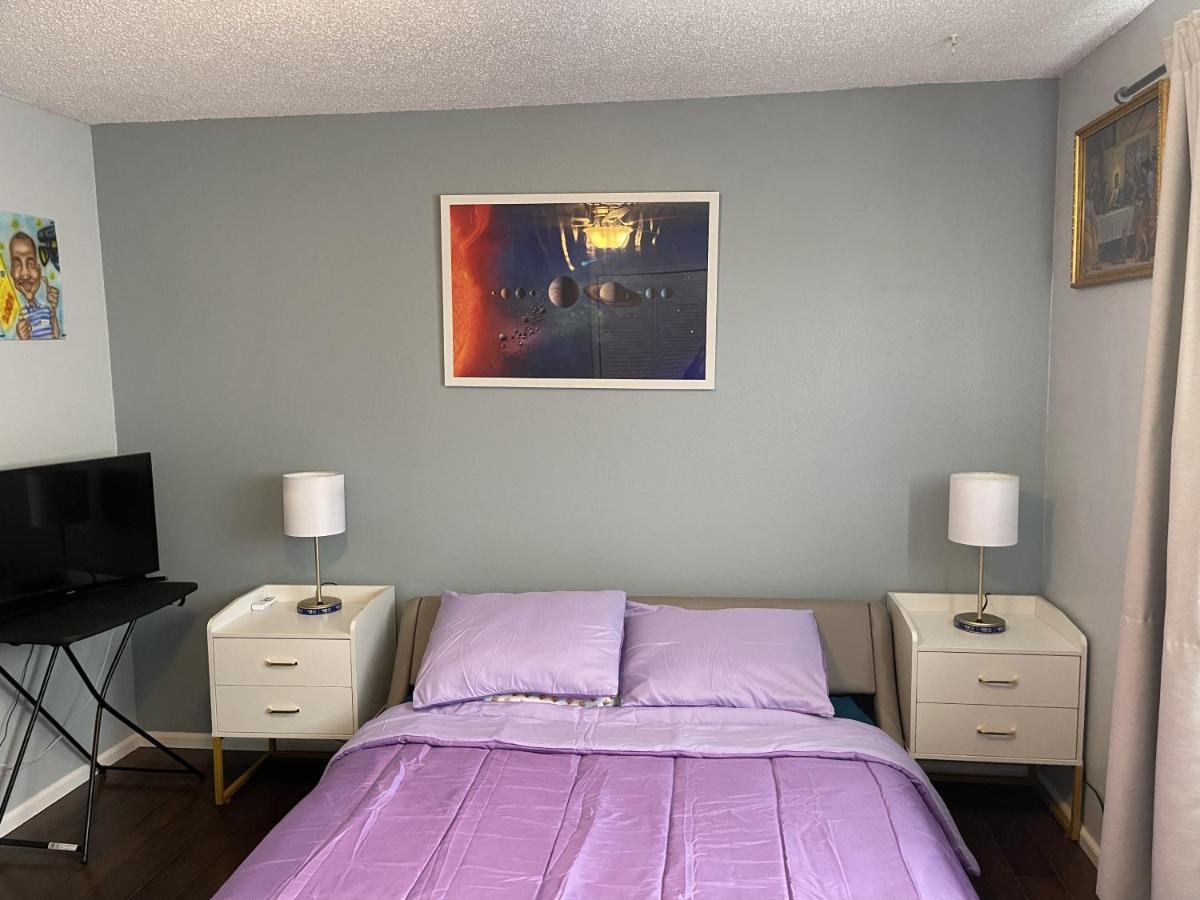 Shared Space With Private Room In Beautiful Lakefront Apartment Federal Way Exterior photo